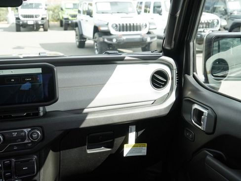New 2026 Jeep Gladiator Sport AWD/4WD image 29