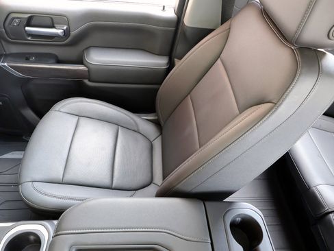 Used 2022 Chevrolet Silverado 2500 LTZ w/ LTZ Plus Package image 19