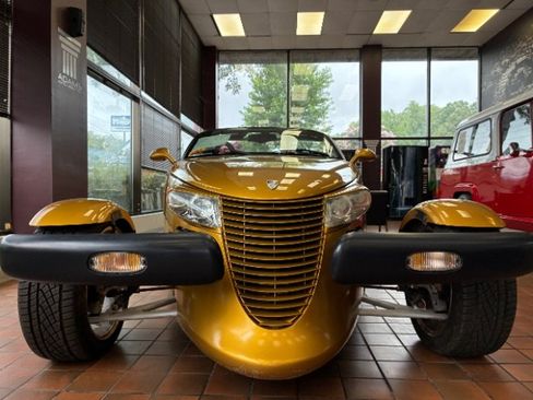 Used 2002 Chrysler Prowler RWD image 4