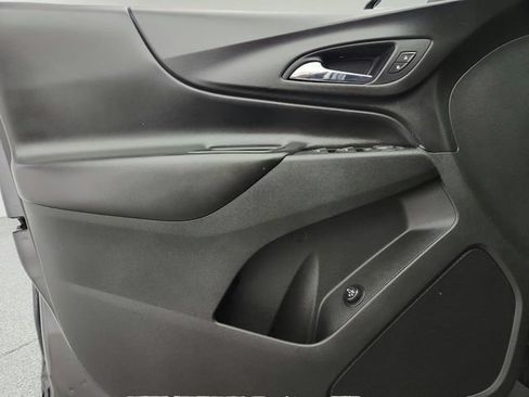 Used 2020 Chevrolet Equinox LT FWD image 21