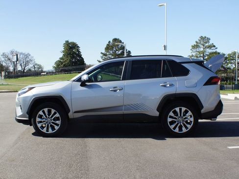 Used 2025 Toyota RAV4 XLE Premium w/ Weather Package image 12