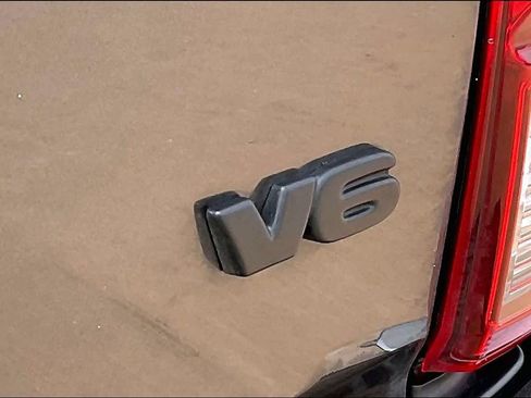 Used 2022 Toyota Tacoma SR5 RWD image 10