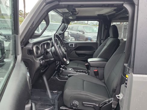 Certified 2021 Jeep Wrangler Sport S image 12