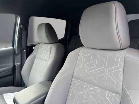 Used 2018 Toyota Tacoma SR5 RWD image 14