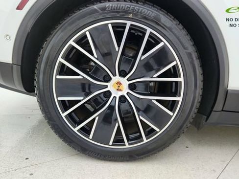 Used 2025 Porsche Macan Electric RWD image 60