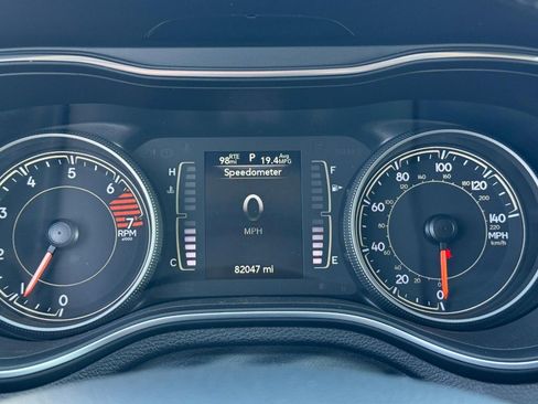 Used 2021 Jeep Cherokee Latitude Plus FWD image 22