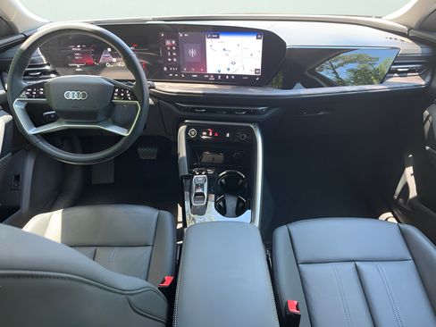 Certified 2025 Audi Q5 Premium Plus w/ Premium Plus AWD/4WD image 11