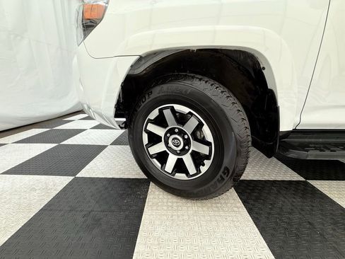 Used 2024 Toyota 4Runner TRD Off-Road Premium image 10