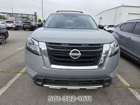 Used 2024 Nissan Pathfinder SL w/ SL Premium Package FWD image 7