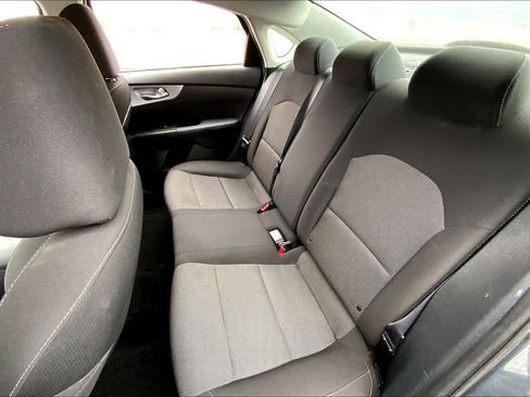 Used 2022 Kia Forte LXS image 19