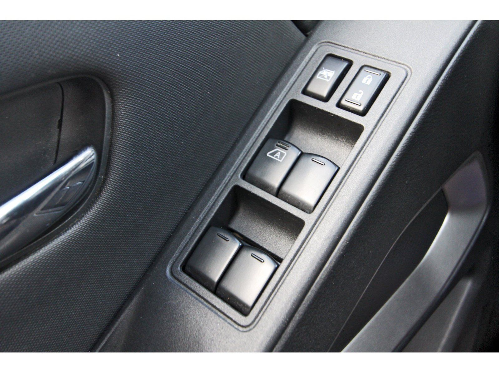 Certified 2024 Nissan Frontier SV RWD image 23
