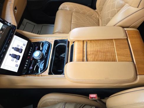 Used 2022 Jeep Grand Wagoneer Series III image 65