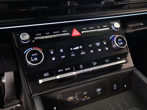 Used 2025 Hyundai Santa Fe Calligraphy image 8