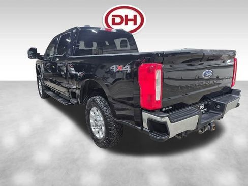Used 2023 Ford F250 XLT w/ F-250 >10K GVWR Package AWD/4WD image 10