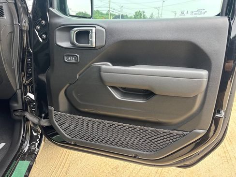 New 2026 Jeep Wrangler Unlimited Sport AWD/4WD image 25