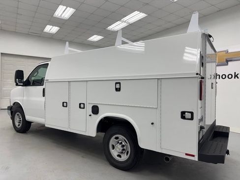 New 2026 Chevrolet Express 3500 w/ Power Convenience Package RWD image 7