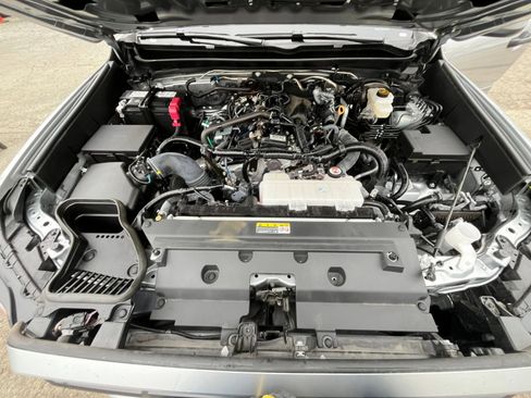 Used 2025 Toyota Tacoma TRD Off-Road image 30