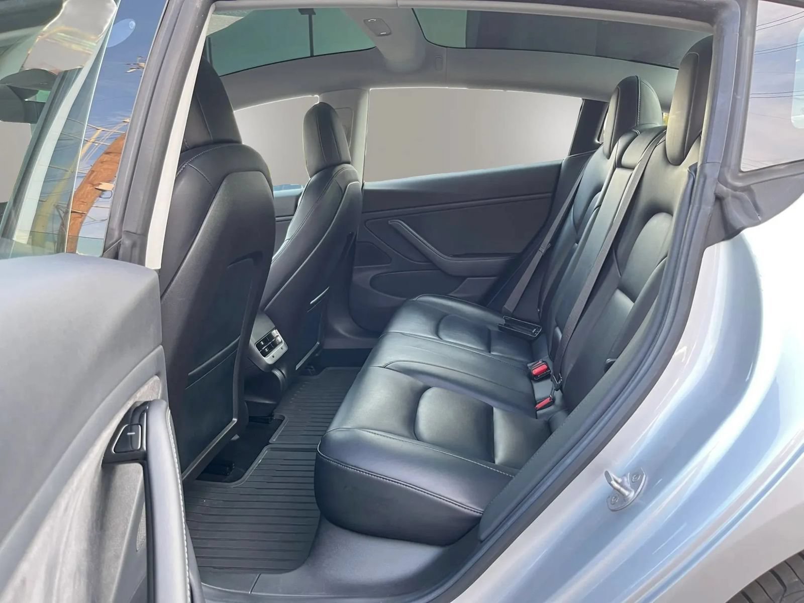Used 2018 Tesla Model 3 Long Range RWD image 24