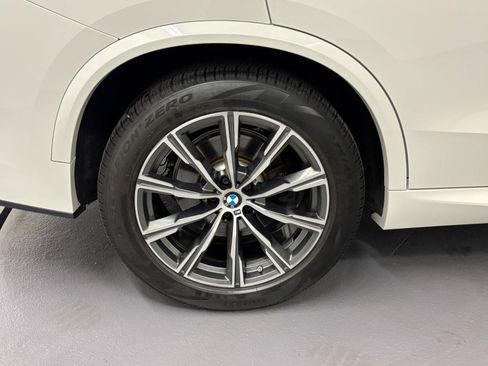 Used 2023 BMW X5 xDrive40i w/ M Sport Package AWD/4WD image 6