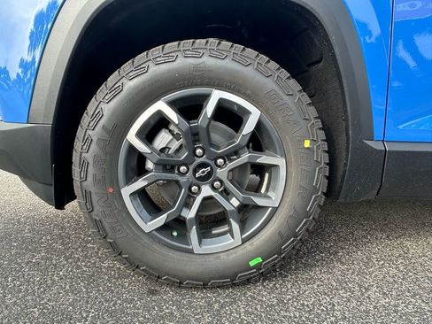 New 2026 Chevrolet Equinox ACTIV AWD/4WD image 10