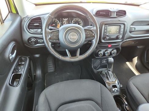 Certified 2017 Jeep Renegade Altitude FWD image 18