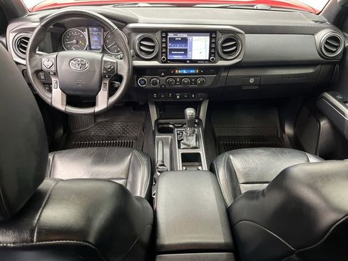 Used 2020 Toyota Tacoma TRD Sport w/ TRD Premium Sport Package image 4