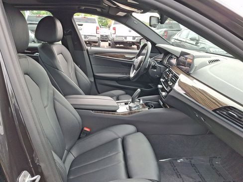 Used 2018 BMW 530i xDrive AWD/4WD image 12