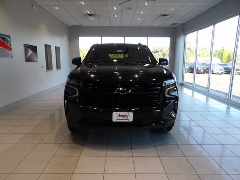 Used 2023 Chevrolet Suburban RST w/ Luxury Package AWD/4WD image 2
