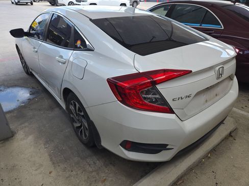 Used 2017 Honda Civic EX image 4