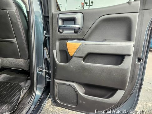 Used 2018 Chevrolet Silverado 1500 LTZ w/ LTZ Plus Package AWD/4WD image 18