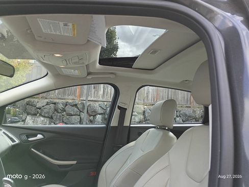Used 2018 Ford Focus Titanium FWD image 16