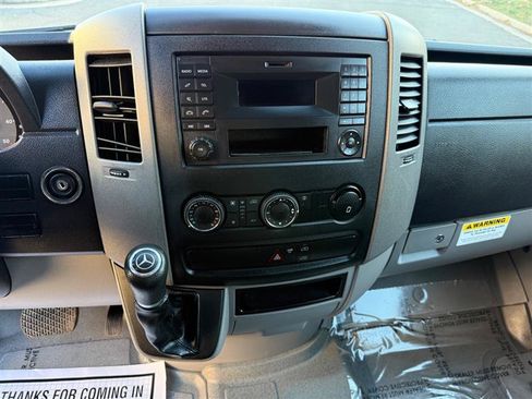 Used 2017 Mercedes-Benz Sprinter 2500 image 37
