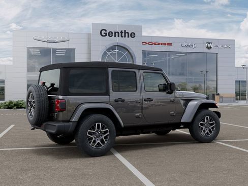 New 2026 Jeep Wrangler Unlimited Sahara w/ Technology Group AWD/4WD image 4