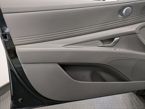 Certified 2023 Hyundai Elantra SEL w/ Convenience Package FWD image 8