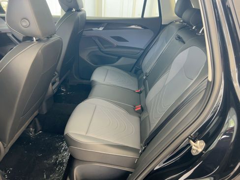 New 2026 Volkswagen Tiguan SE image 15