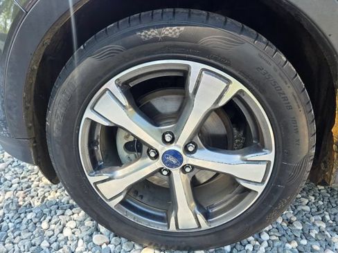 Used 2017 Ford Escape SE w/ Equipment Group 201A FWD image 9