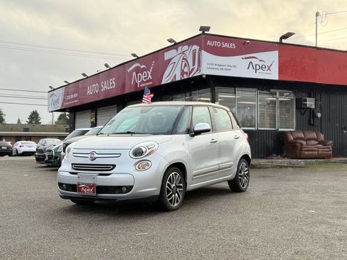 Used 2014 FIAT 500L Lounge image 2