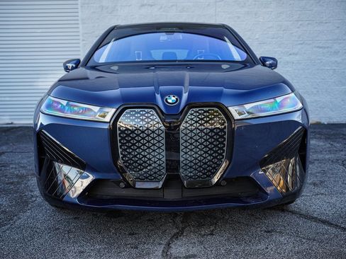 Used 2024 BMW iX xDrive50 w/ Premium Package image 5