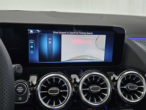New 2026 Mercedes-Benz GLA 35 AMG 4MATIC image 45