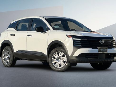 New 2026 Nissan Kicks S image 2