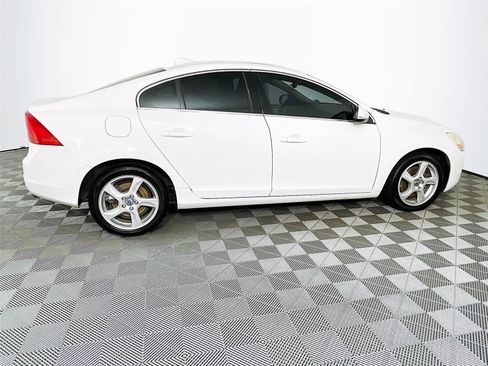 Used 2012 Volvo S60 T5 image 10