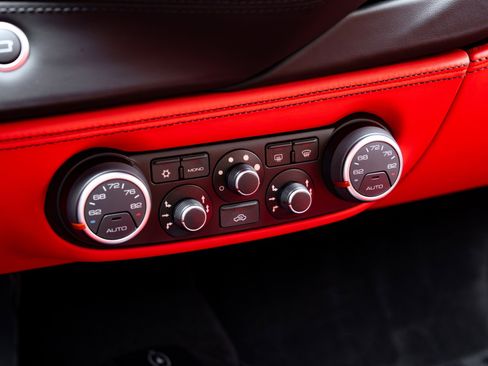 Used 2019 Ferrari 488 GTB RWD image 39