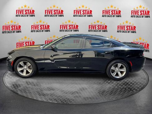 Used 2015 Dodge Charger SE w/ Sport Appearance Group RWD image 4