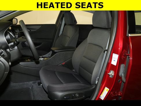 Used 2024 Chevrolet Malibu LT image 3