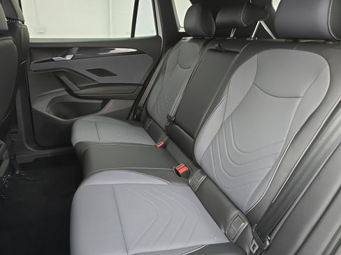 New 2026 Volkswagen Tiguan SE R-Line FWD image 14