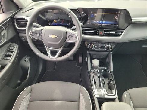 New 2025 Chevrolet TrailBlazer LT w/ Convenience Package image 12