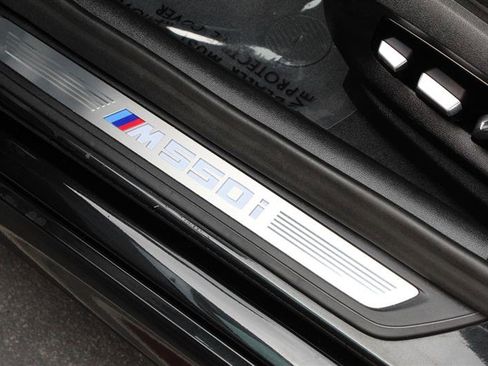 Used 2020 BMW M550i xDrive M550i xDrive w/ Premium Package image 19