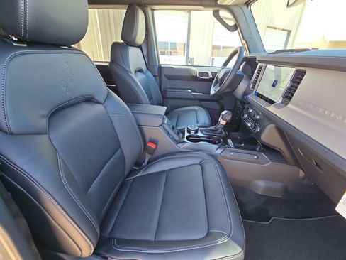 New 2026 Ford Bronco Outer Banks image 17