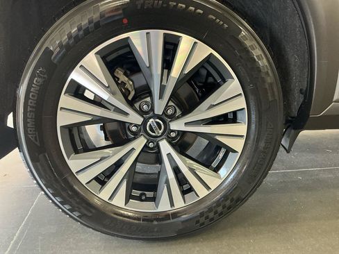 Used 2021 Nissan Rogue SV AWD/4WD image 25
