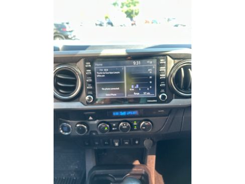 Used 2021 Toyota Tacoma TRD Off-Road w/ Technology Package AWD/4WD image 12